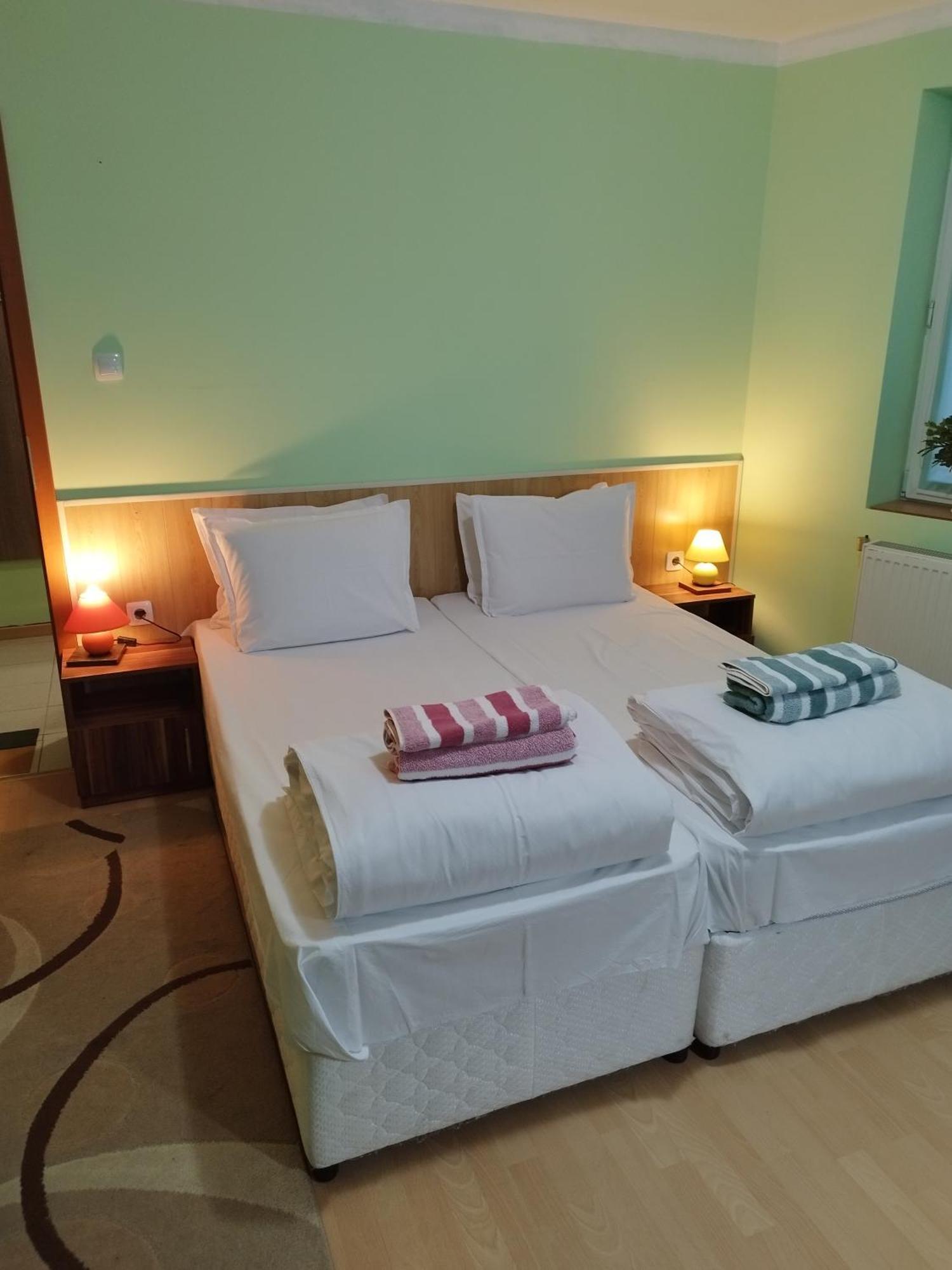 Aleks Guest House Самоков Екстер'єр фото